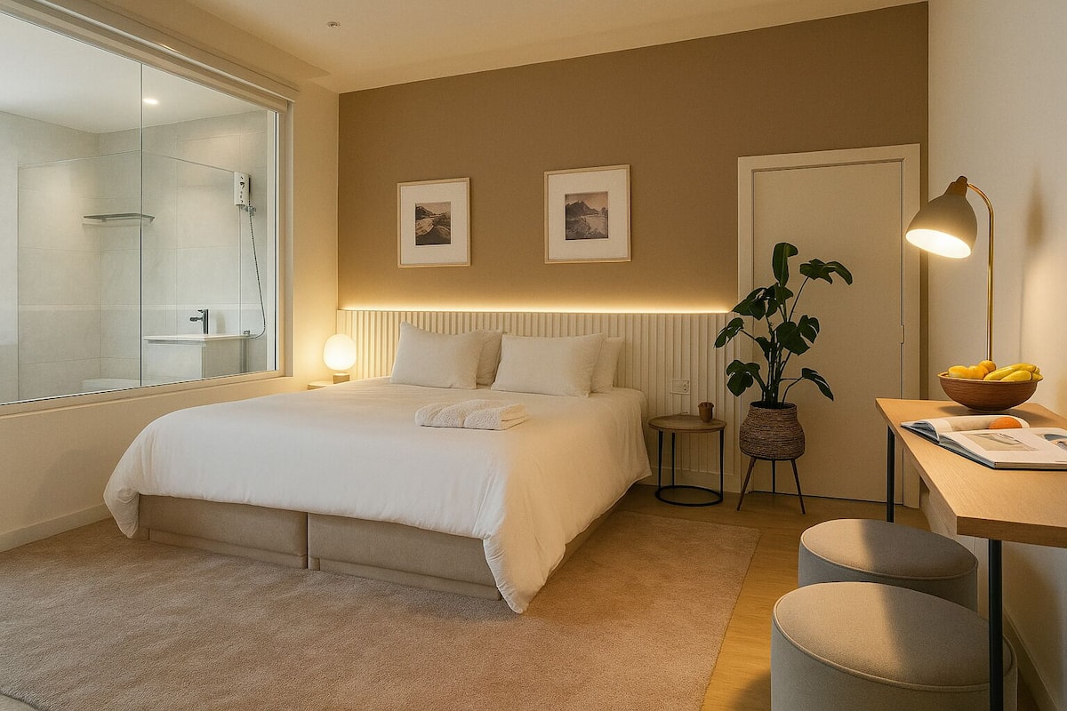 Deluxe Room, Courtyard View | Egyptian cotton sheets, premium bedding, down duvets, memory-foam beds