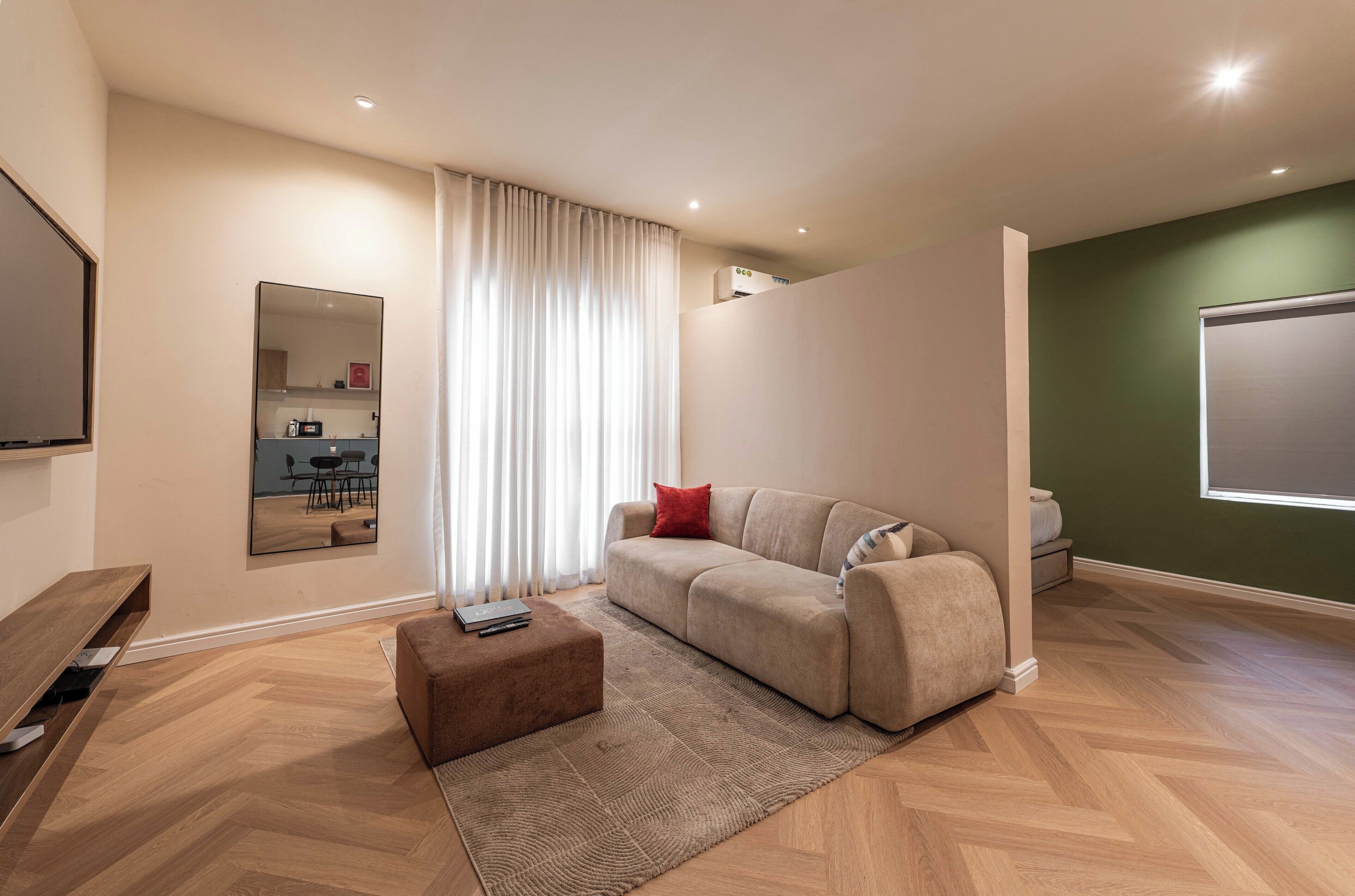 Studio classique, vue sur la ville | Draps en coton égyptien, literie de qualité, couette en duvet