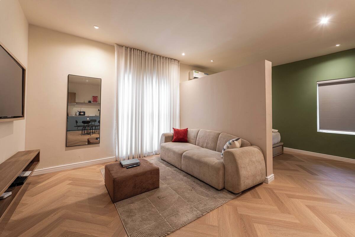 Studio classique, vue sur la ville | Draps en coton égyptien, literie de qualité, couette en duvet