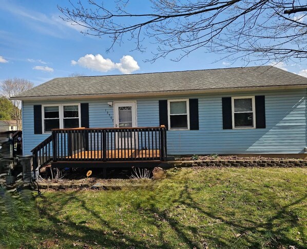 Exterior - Blue Cottage With Game Room Deck & Hot Tub (Logan)