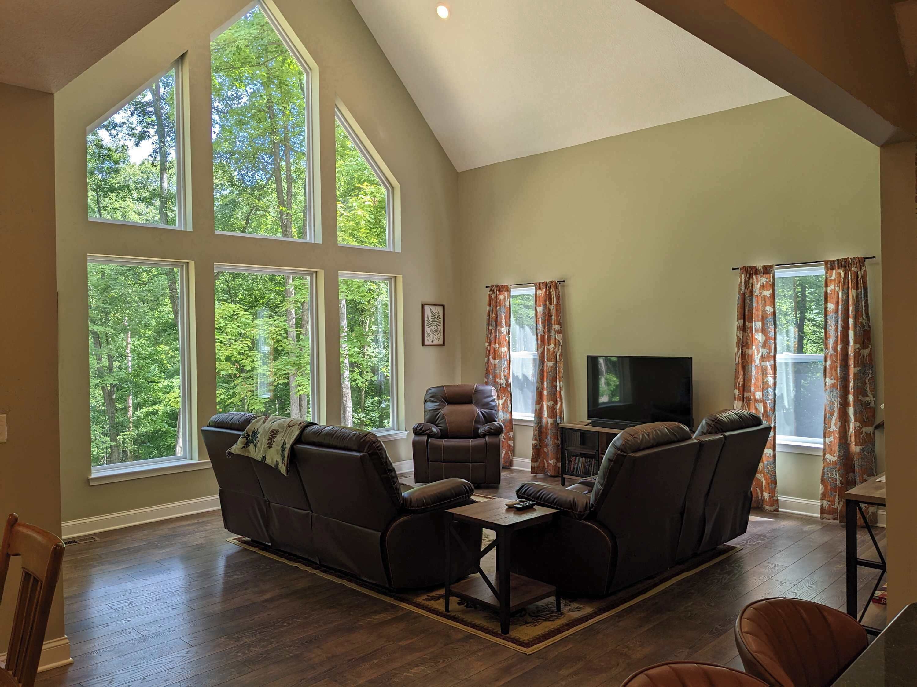 Cabin, Multiple Beds, Hot Tub, Garden View (Ravine Ridge) | Living area