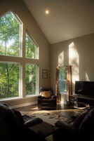 Cabin, Multiple Beds, Hot Tub, Garden View (Ravine Ridge) | Living area