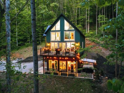 The Greenhouse With Indoor Slide Close to Hocking Hills