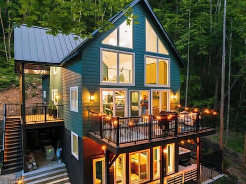 The Greenhouse With Indoor Slide Close to Hocking Hills