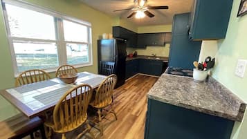 Cottage, Multiple Beds, Hot Tub (Blue Heron) | Private kitchen | Fridge, microwave, oven, stovetop
