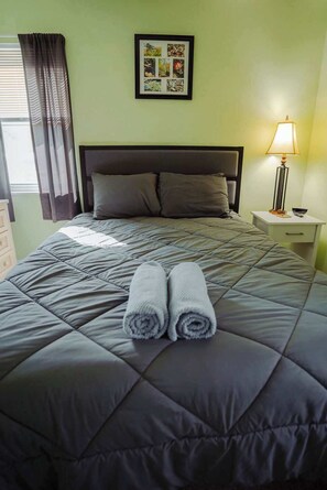 Cottage, Multiple Beds, Hot Tub (Blue Heron) | 3 bedrooms, individually decorated, individually furnished, bed sheets - Blue Heron Cottage With Game Room, Deck & Hot Tub (Logan)