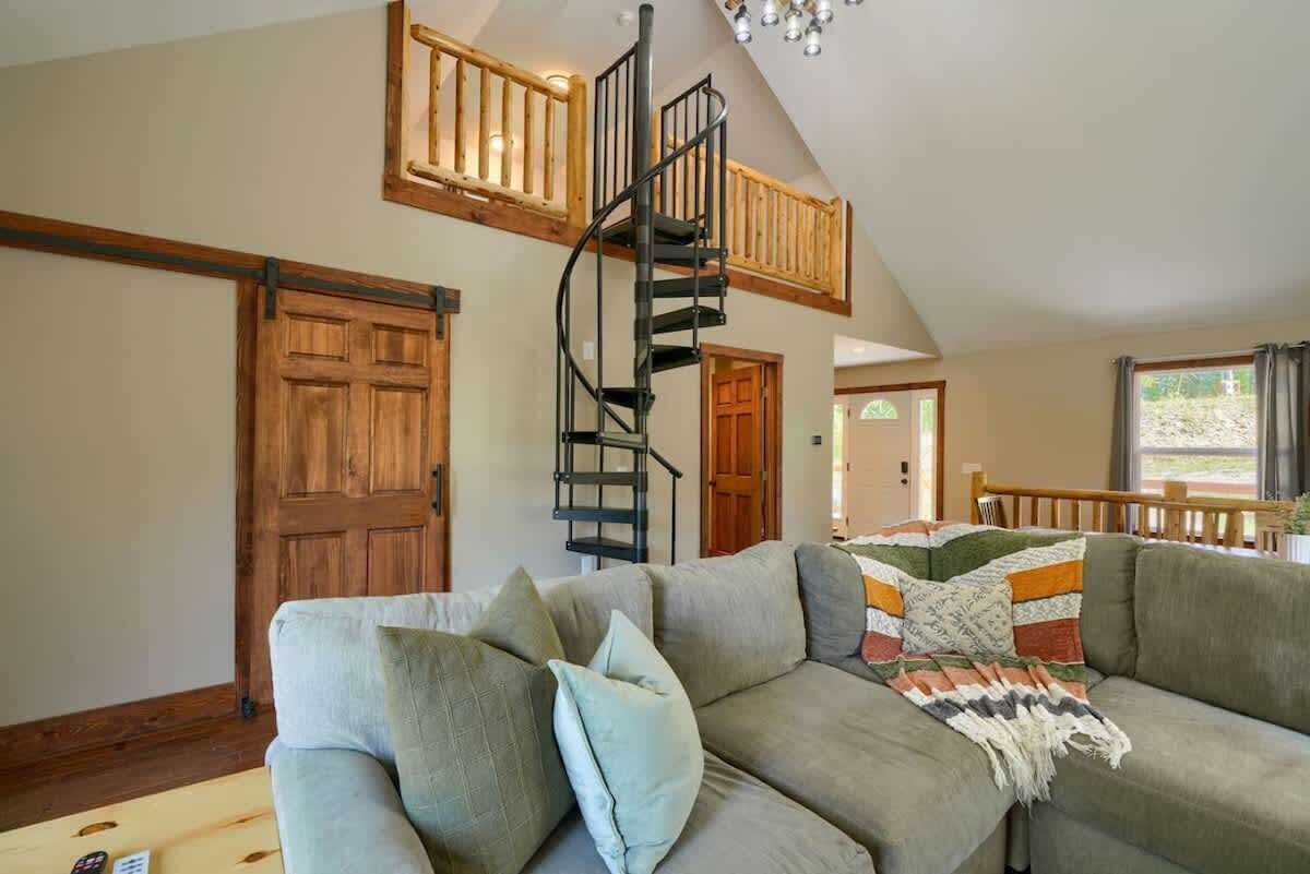 Cabin, nhiều giường, bồn tắm nước nóng (Tranquil Heights) | Khu phòng khách