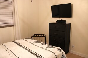 2 多间卧室、熨斗/熨衣板、WiFi、床单