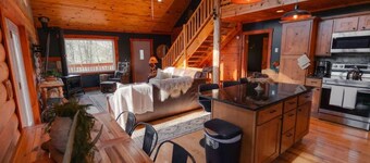 Cozy Cabin With Hot Tub - Near all in Hocking Hills