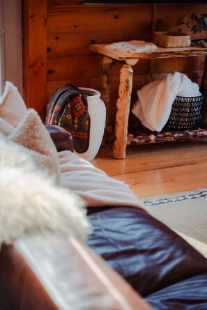 Cabin, Multiple Beds, Hot Tub (O'Hara) | Interior