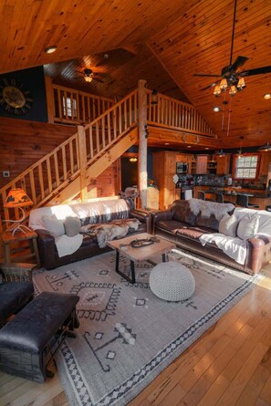 Cabin, Multiple Beds, Hot Tub (O'Hara) | Living area