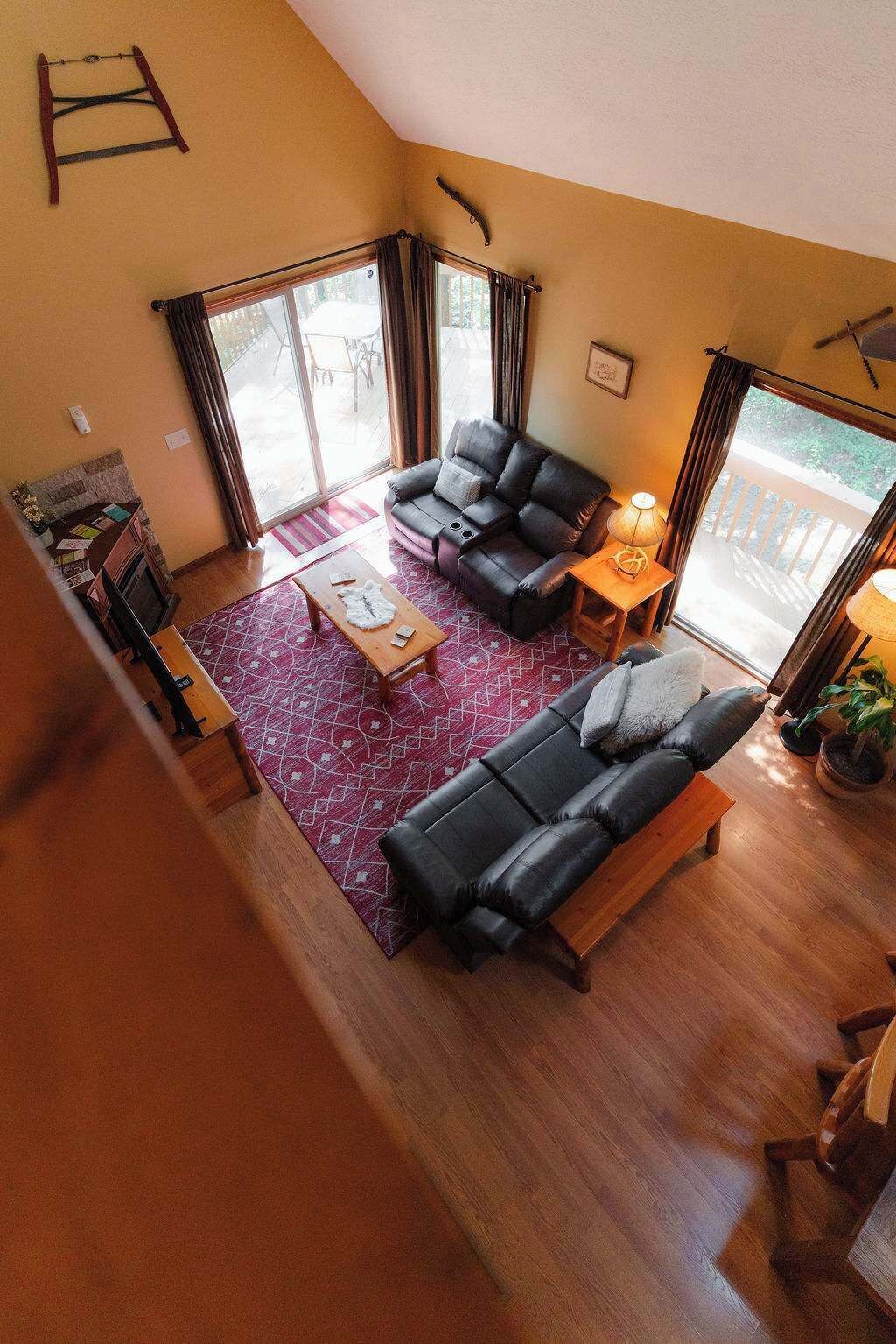 Cabin, 2 Queen Beds, Hot Tub (Rocky Ridge) | Living area