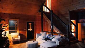Cabin, Multiple Beds, Hot Tub (Memories at Hillside) | Interior
