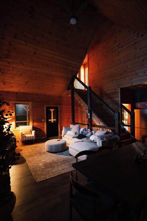 Huisje, meerdere bedden, hot tub (Memories at Hillside) | Interieur
