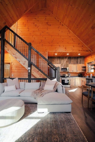 Cabin, Multiple Beds, Hot Tub (Memories at Hillside) | Living area