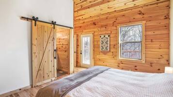 Cabin, 1 King Bed, Hot Tub (Fern Villa) | 1 bedroom, individually decorated, individually furnished, bed sheets