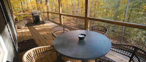 تناول الطعام بالخارج