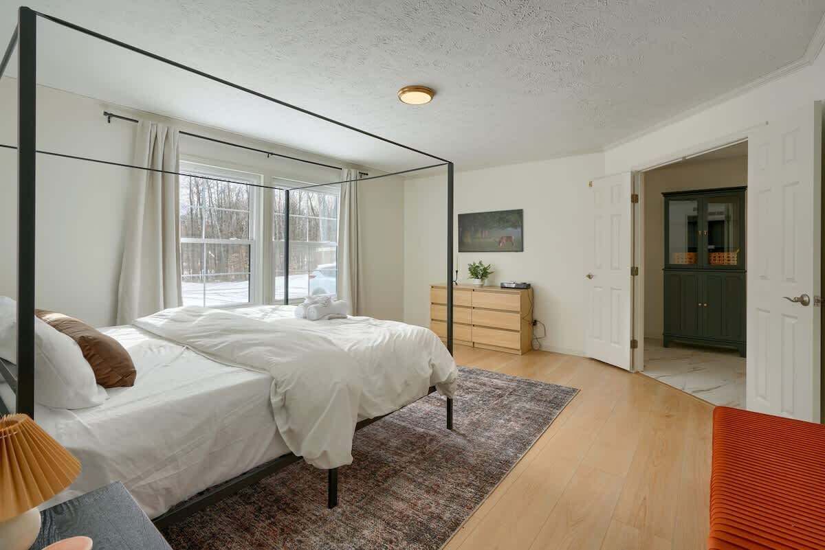 Cabin, Multiple Beds, Patio (Buckingham Woods) | 3 bedrooms, individually decorated, individually furnished, bed sheets