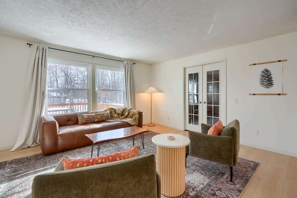 Cabin, Multiple Beds, Patio (Buckingham Woods) | Living area