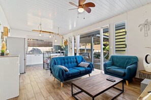 Hus - privat pool | Vardagsrum