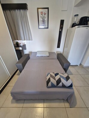 1 bedroom, iron/ironing board, internet, bed sheets - Panoramic View Flat (Bauru)