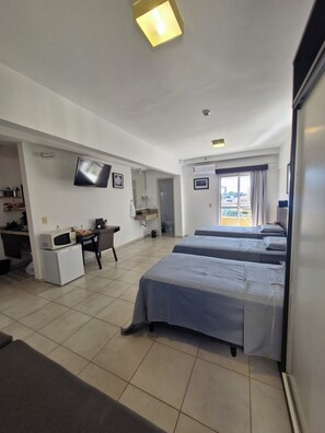 1 bedroom, iron/ironing board, internet, bed sheets - Panoramic View Flat (Bauru)