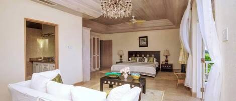 House, 6 Bedrooms, Private Pool, Garden View | Living room