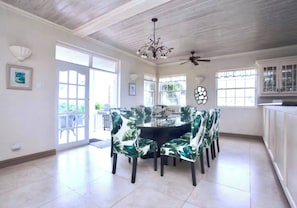 Nhà, 6 phòng ngủ, hồ bơi riêng, quang cảnh vườn | Phòng ăn