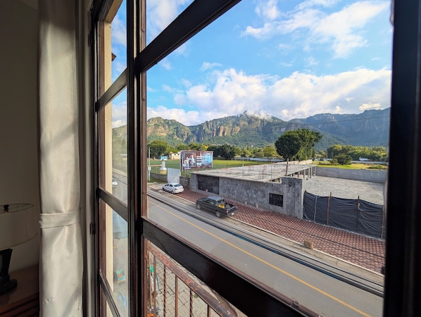 Dobbeltrom – deluxe, balkong, fjellutsikt | Skrivebord og wi-fi (inkludert)