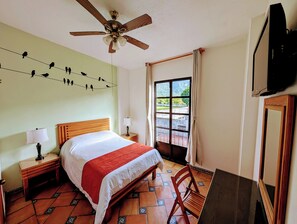 Deluxe Double Room, Balcony, Mountain View | Desk, laptop workspace, free WiFi, bed sheets - Hotel Integra Tepoztlán (Tepoztlán)