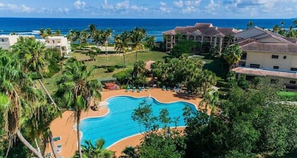 Everything is Irie! 2 bedroom! Walking distance to the pool and Caribbean Sea!