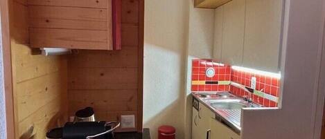 Oven, stovetop