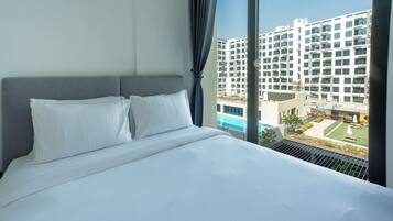 Luxury Apartment, 1 Bedroom, Pool View