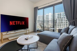 Luxury Apartment, 1 Bedroom, Pool View | Living area