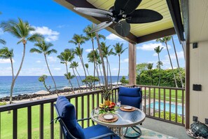 Condo, 1 Queen Bed with Sofa bed, Lanai, Ocean View (Kona Isle E21) | Outdoor dining - Direct Ocean Front - Beautifully Updated - End Unit - Vrkcv (Kailua-Kona)