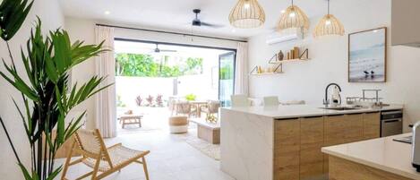 Apartment, 3 Bedrooms, Private Pool, Garden View | Interior