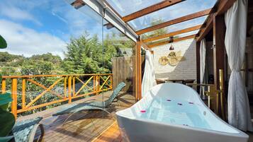 Desk, laptop workspace, free WiFi