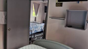 1 soverom, strykejern/-brett, wi-fi (inkludert) og sengetøy