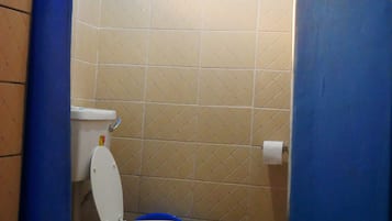 Free toiletries, towels, soap, toilet paper