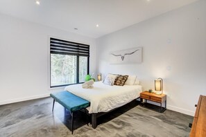 WiFi, bed sheets