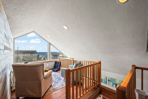Interior - In-House Elevator, Waffles, Amazing Ocean Views (Westport)