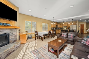 Smart TV, fireplace, video games, table tennis