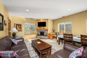 Smart TV, fireplace, video games, table tennis