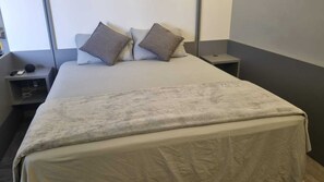 1 quarto, ferros/tábuas de passar roupa, acesso à internet