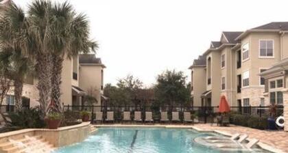 Luxurious 1 bedroom apartment in a resort-style gated community.