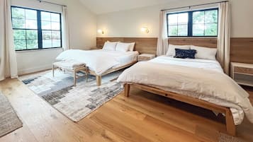 Luxury Quadruple Room | Desk, laptop workspace, iron/ironing board, free WiFi