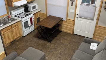 Micro-ondes, four, plaque de cuisson