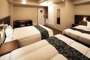 Triple Room, Non Smoking | Desk, blackout drapes, iron/ironing board, free WiFi