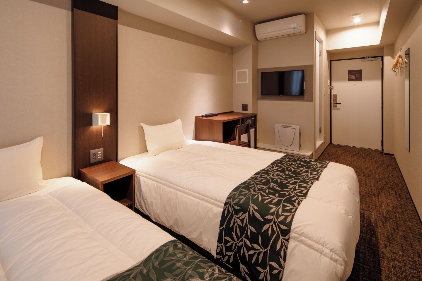 Twin Room, Non Smoking | Desk, blackout drapes, iron/ironing board, free WiFi