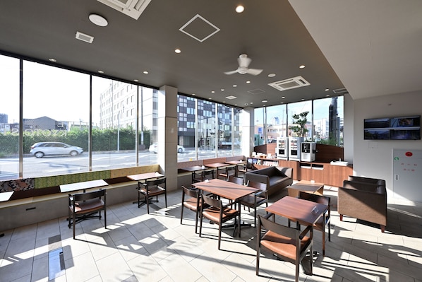 Lobby lounge